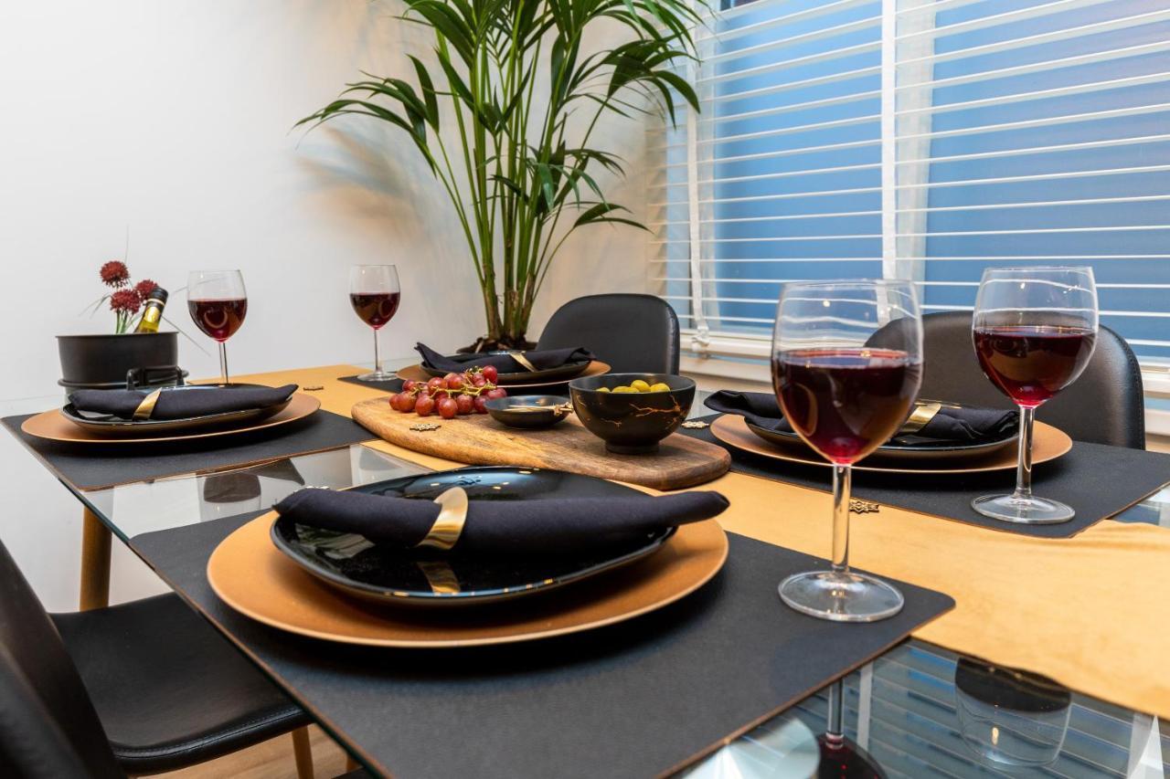 New Pearl Of Scheveningen Black Swan A Family Loft 180a Den Haag